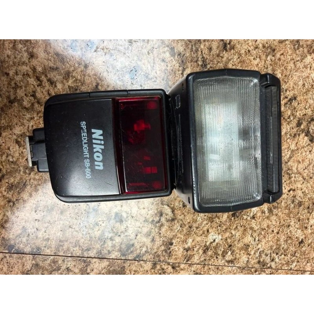 Nikon Speedlight SB-600 i-TTL Shoe Mount Flash for Nikon DSLR Camera